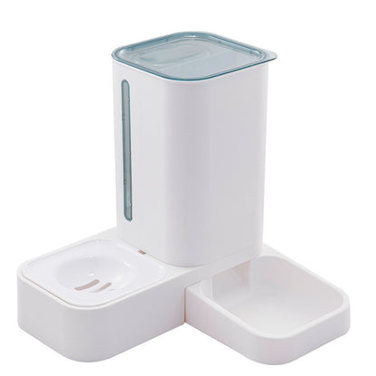 Dispensador automático con depósito de comida y agua para mascotas.